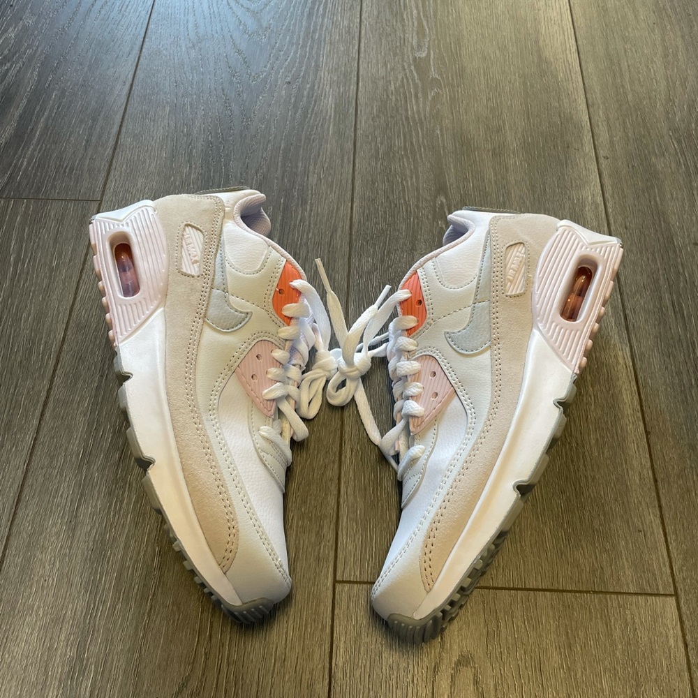 Women’s Nike air max 90 leather